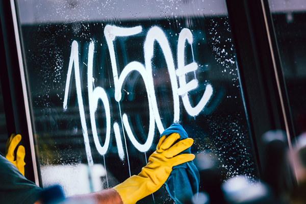 Die Stundenlöhne in der Gebäudereinigung sollen um 3 Euro steepen. This promotes the Gebäudecleaner-Gewerkschaft IG BAU Holstein. Photo: IG BAU