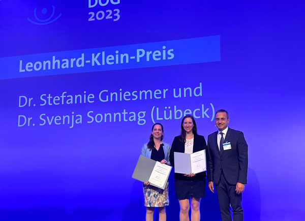 Dr. Svenja Sonntag (links) und Dr. Stefanie Gniesmer erhielten den Leonhard-Klein-Preis 2023. Foto: Deutsche Ophthalmologische Gesellschaft
