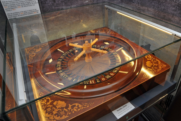 Im Seebadmuseum kann man unter anderem einen historischen Roulette-Kessel aus der Casino-Zeit in Travemünde sehen. Das Museum ist in diesem Jahr zum ersten Mal bei der Aktion dabei. Foto: Archiv/HN