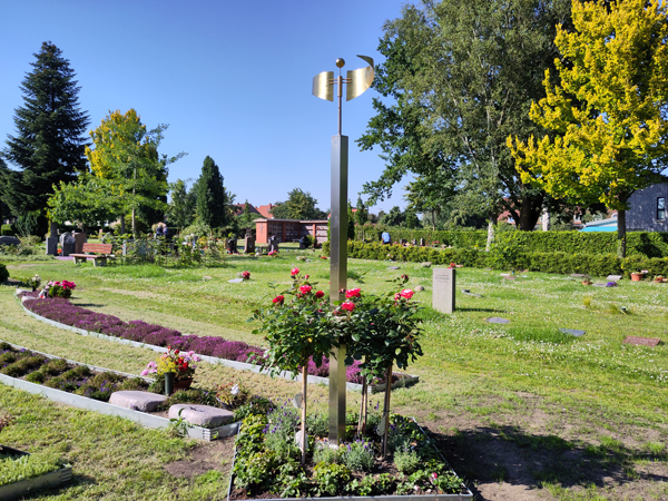 Die Kirchengemeinde lädt zu einer etwa einstündigen Führung über den Stockelsdorfer Friedhof. Foto: Veranstalter