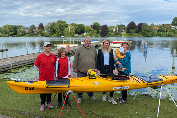 Dank einer großzügigen Förderung der Gemeinnützigen Sparkassenstiftung zu Lübeck kann sich der Lübecker Kanu- und Segelsportverein e. V. über zwei neue Kajaks freuen. Foto: Verein