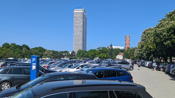 Auf dem zentralen Parkplatz Leuchtenfeld stehen während der Veranstaltung nur etwa 350 der insgesamt 750 Plätze als öffentliche Parkplätze zur Verfügung. Foto: Archiv/HN