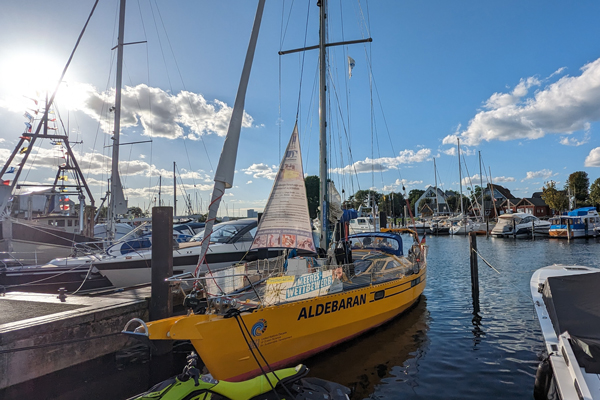 Beim Sailing-Lab experimentieren die Gäste an Bord des Forschungs- und Medienschiffs „Aldebaran“. Foto: Archiv/HN