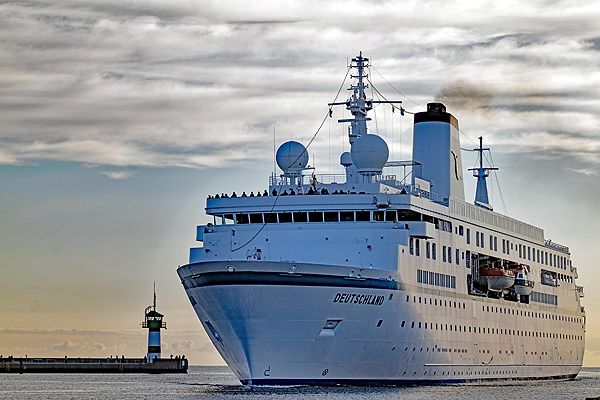 Die MS Deutschland ist am Donnerstag-Vormittag zu Gast in Travemünde. Fotos: KARL ERHARD VÖGELE