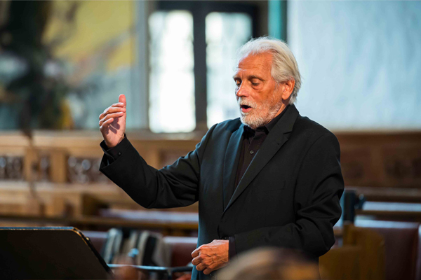 Manfred Cordes ist künstlerischer Leiter des Europäischen Hanse-Ensemble. Foto: Olaf Malzahn