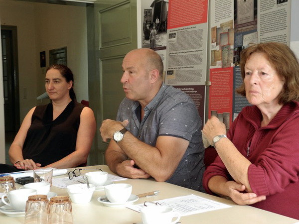 Neues Führungstrio der Gedenkstätte Ahrensbök: Leiterin Manja Krausche, Vorsitzender Daniel Hettwich, Stellvertreterin Dr. Ingaburgh Klatt. Foto: Gedenkstätte Ahrensbök