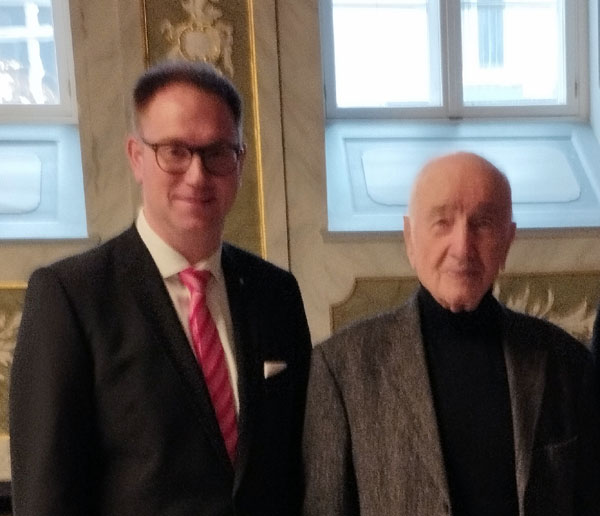 Bürgermeister Jan Lindenau begrüßte Armin Mueller-Stahl im Audienzsaal des Lübecker Rathauses. Fotos, O-Ton: Oswald Becker