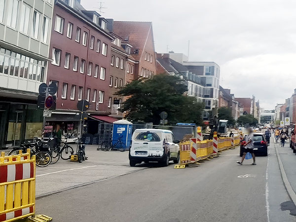 „So würden zum Beispiel Umbaukosten der Beckergrube vollumfänglich den Investitionen für Rad- und Gehwege zugeordnet“, schreibt die Fraktion „Linke und GAL“. Foto: Archiv/JW