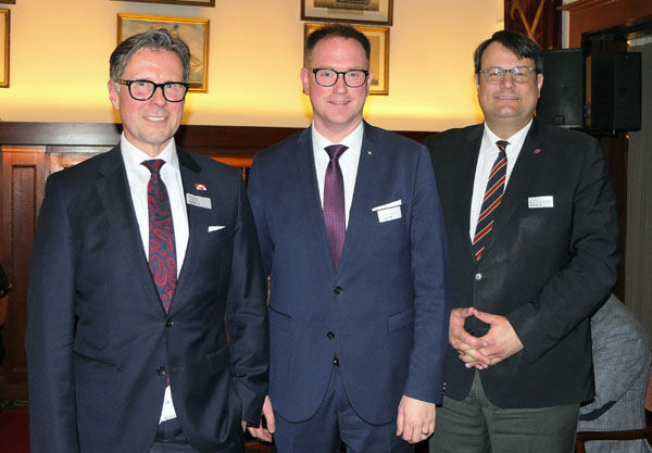 Michael Schaefer, der 1. Vorsitzende der VLSS, mit Bürgermeister Jan Lindenau und dem Landtagsabgeordneten Rasmus Vöge. Foto: VLSS