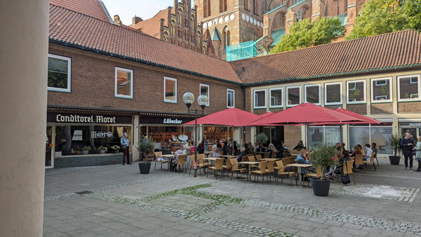 Die CDU möchte den Rathaus-Innenhof nach der ersten Frau in der Lübecker Bürgerschaft benennen. Die SPD hat jetzt einen weiteren Namen ins Spiel gebracht. Foto: Archiv/HN