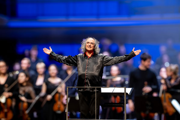 Bernd Ruf lädt zur musikalischen Winterzeit im Kolosseum. Fotos: Maximilian Busch