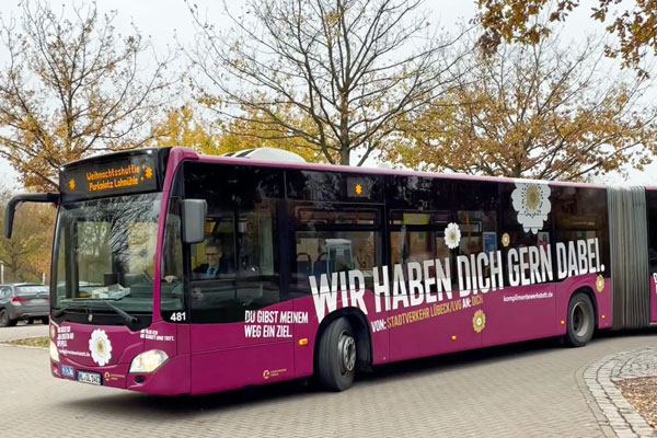 Der kostenfreie Weihnachtsshuttle fährt an allen Adventssamstagen. Foto: Lübeck Management