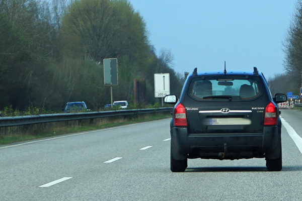 Für die Arbeiten muss eine Fahrspur gesperrt werden. Symbolbild: HN