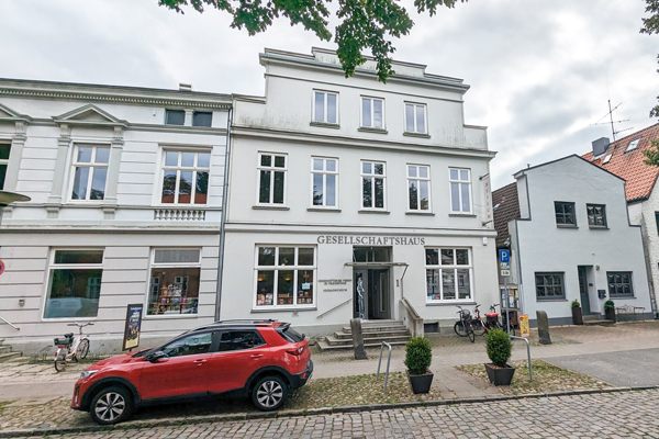 Das Seebadmuseum befindet sich im Gesellschaftshaus, direkt gegenüber der Bücherstube. Foto: Archiv/HN