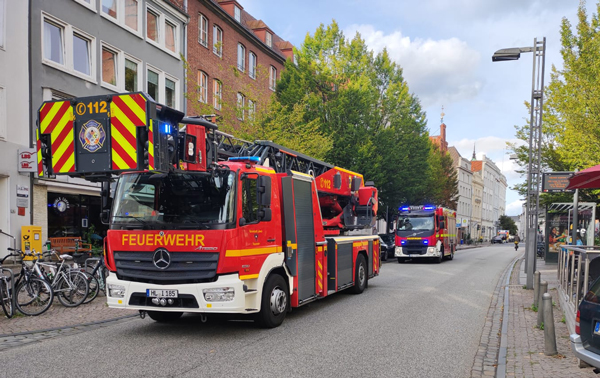 In einer Bank in der Innenstadt gab es am späten Freitagnachmittag einen Feuerwehreinsatz. Fotos: STE