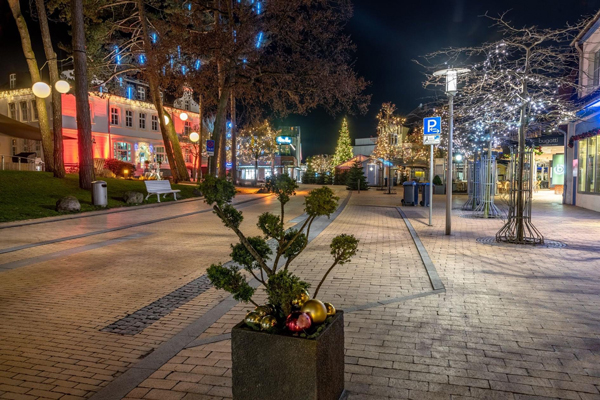 Auch Privatpersonen können jetzt die Timmendorfer Weihnachtsbeleuchtung unterstützen. Foto: Torsten Vollbrecht