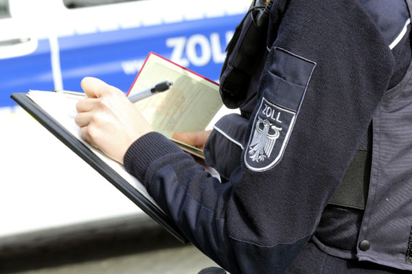 Bei den Prüfungen ergab sich nur ein Verdachtsfall auf einen Mindestlohnverstoß. Foto: Zoll