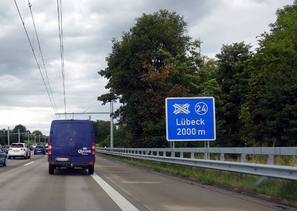 Ab dem 09.10.2023 wird die Betonplattensanierung auf der A1 im Autobahnkreuz (AK) Lübeck fortgeführt. Foto: JW/Archiv