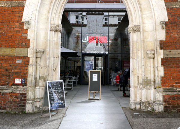 Am Donnerstag, 17. Oktober 2024, gibt es für ältere Menschen ab 65 Jahren ein Speed Dating im Kunstcafé des Museumsquartiers. Foto: Archiv