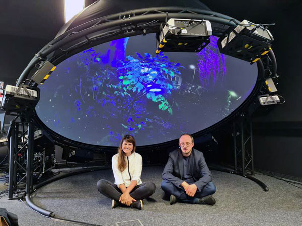 Prof. Dr. Isabella Beyer und Prof. Nicola Hein haben das Programm für den Festivalleuchtturm zusammengestellt. Foto: Veranstalter