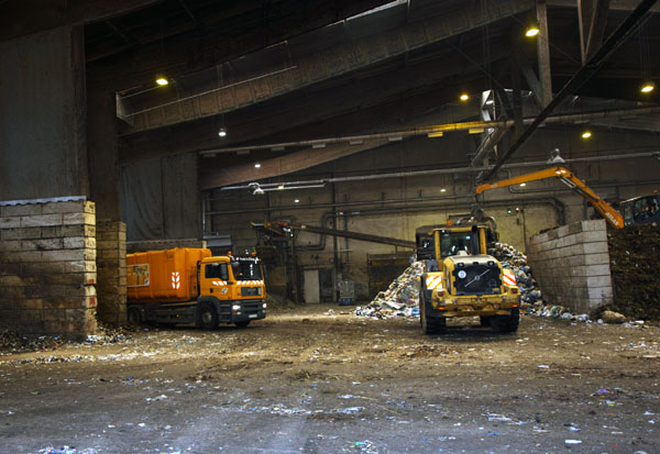 Die Entsorgungsbetriebe zeigen am Sonntag die Wege des Lübecker Abfalls. Fotos: JW/Archiv