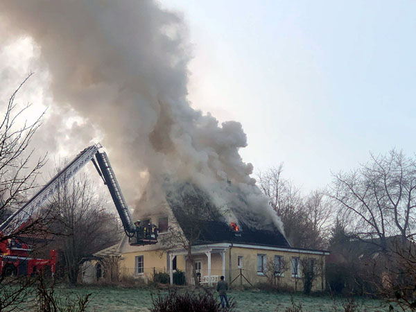 Personen wurden bei dem Feuer nicht verletzt, das Haus ist aber nicht bewohnbar. Foto: N. Rabe