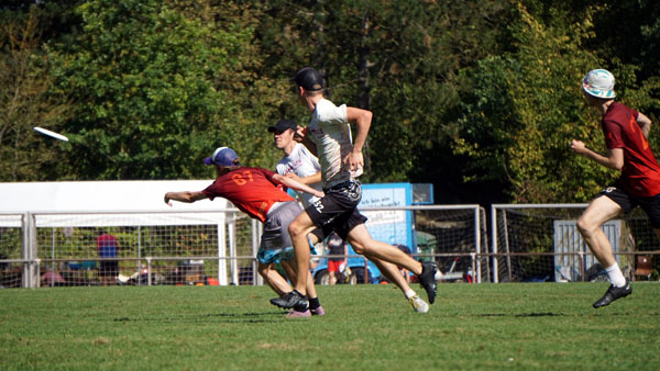 Zuschauer sind am Wochenende herzlich willkommen, um Ultimate Frisbee zu entdecken. Foto: Lea Evers