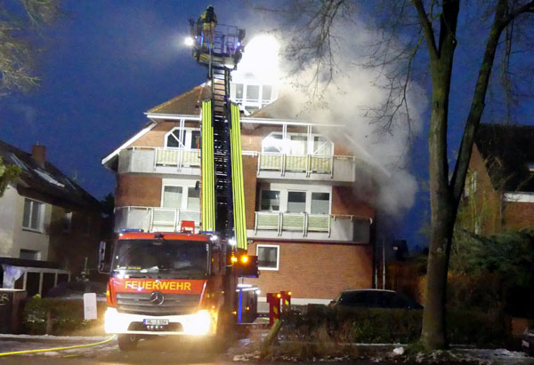 Die Feuerwehr bekam den Brand schnell unter Kontrolle. Fotos: STE