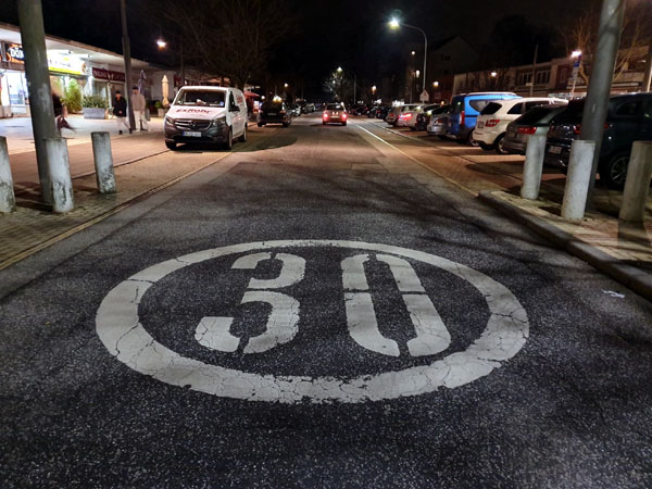 SPD und CDU möchten im Hansering eine Verkehrsberuhigung. Foto: Oliver Klink