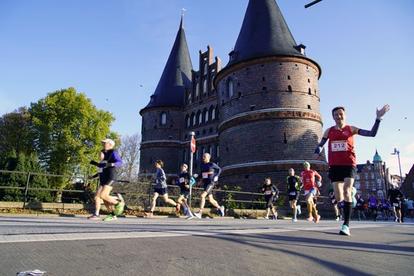 Mitarbeiter der französischen Stadtverwaltung besuchen die Hansestadt Lübeck anlässlich des beliebten Sportevents. Foto: Archiv/VG