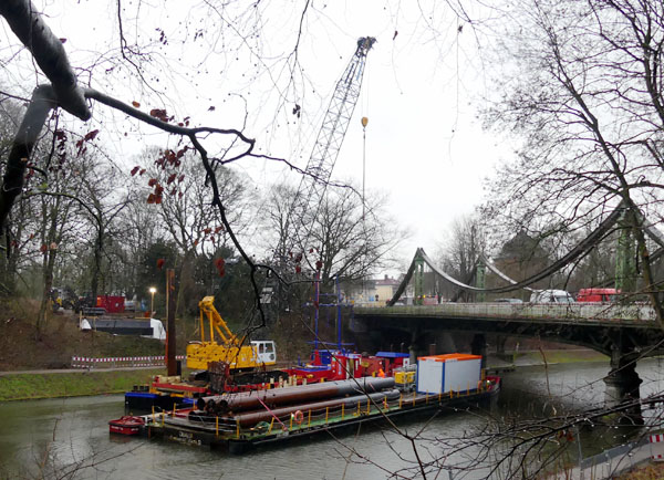 Am Dienstag wird die neue Brücke eingehängt. Foto: STE/Archiv