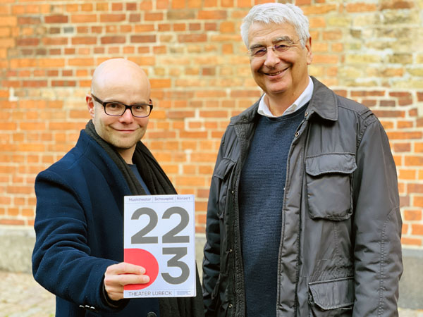 Pastor Lutz Jedeck (rechts) und Schauspieldirektor Malte C. Lachmann laden zu Theaterpredigten in verschiedenen Innenstadtkirchen ein. Foto: Steffi Niemann