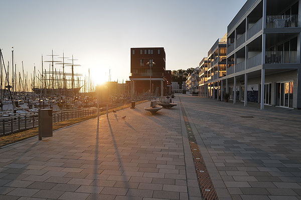 Die Priwall-Promenade soll zum kommenden Jahr begrünt werden. Fotos: Karl Erhard Vögele