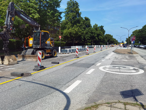 Die Sanierung der Schwartauer Landstraße liegt im Zeitplan. Fotos: VG