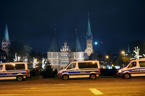 Auch in diesem Jahr wird die Polizei in der Silvesternacht deutlich Präsenz zeigen. Foto: JW/Archiv