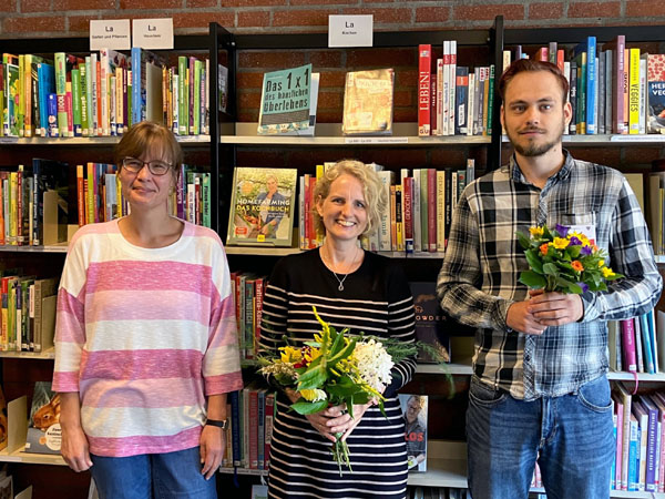 Wechsel in Moisling: Ruth Engbers (Mitte) wechselt in die Innenstadt, Alexandra Sievers und Florian Plate kümmern sich um die Nutzer im Stadtteil. Foto: HL