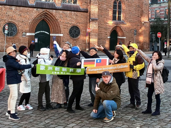 Die Gruppe aus Taiwan interessierte sich auch für die Entwicklung im Heiligen-Geist-Hospital. Fotos: Hansenior