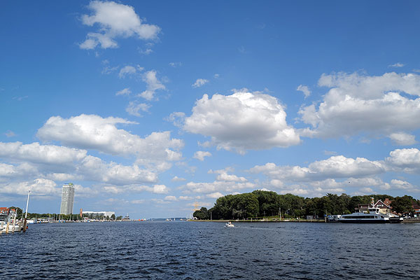 Abgesehen von einer Kaltfront am Sonntag wird die letzte Ferienwoche sonnig und warm. Fotos: Karl Erhard Vögele