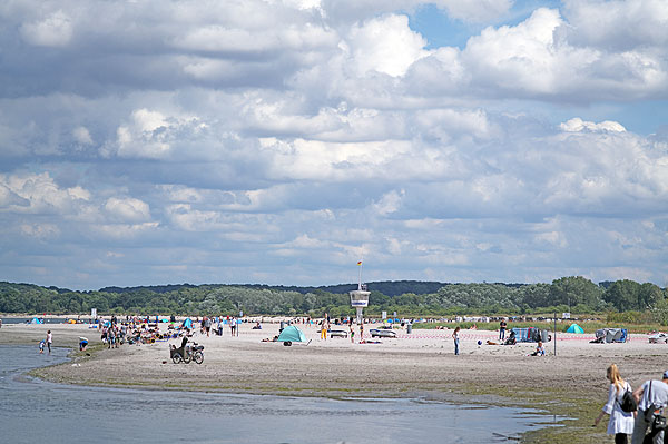 Die sonnigen Stunden sollten weiterhin genossen werden. Das Wetter bleibt bei uns wechselhaft. Fotos: Karl Erhard Vögele, Grafik: Harald Denckmann